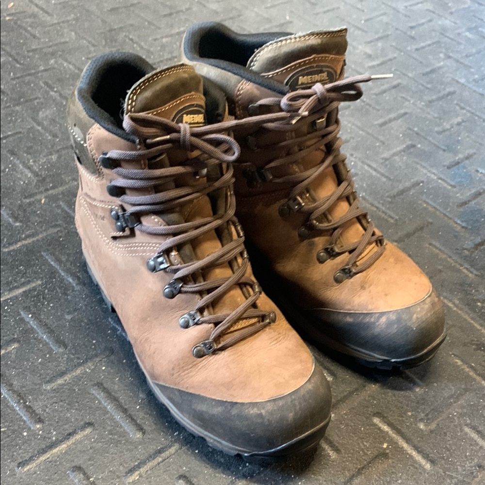 Meindl Comfort Fit Gore-Tex Hiking Boots with Vibram Sole